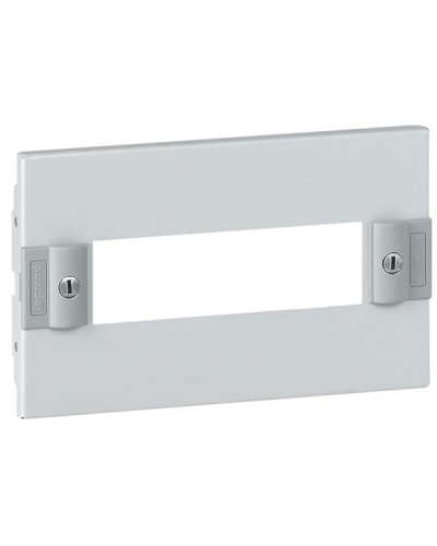 Панель лицевая Legrand 020303 в Уссурийске Аксессуары для стоек и шкафов Pintop.ru